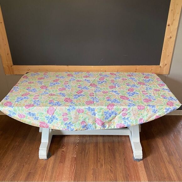 Floral print table cloth, napkins, napkin rings, 2 solid teal placemats - Picture 1 of 11